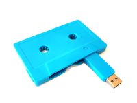 USB флеш-карта 32 GB у формі аудіокасети